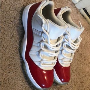 Air Jordan cherry 11 lows